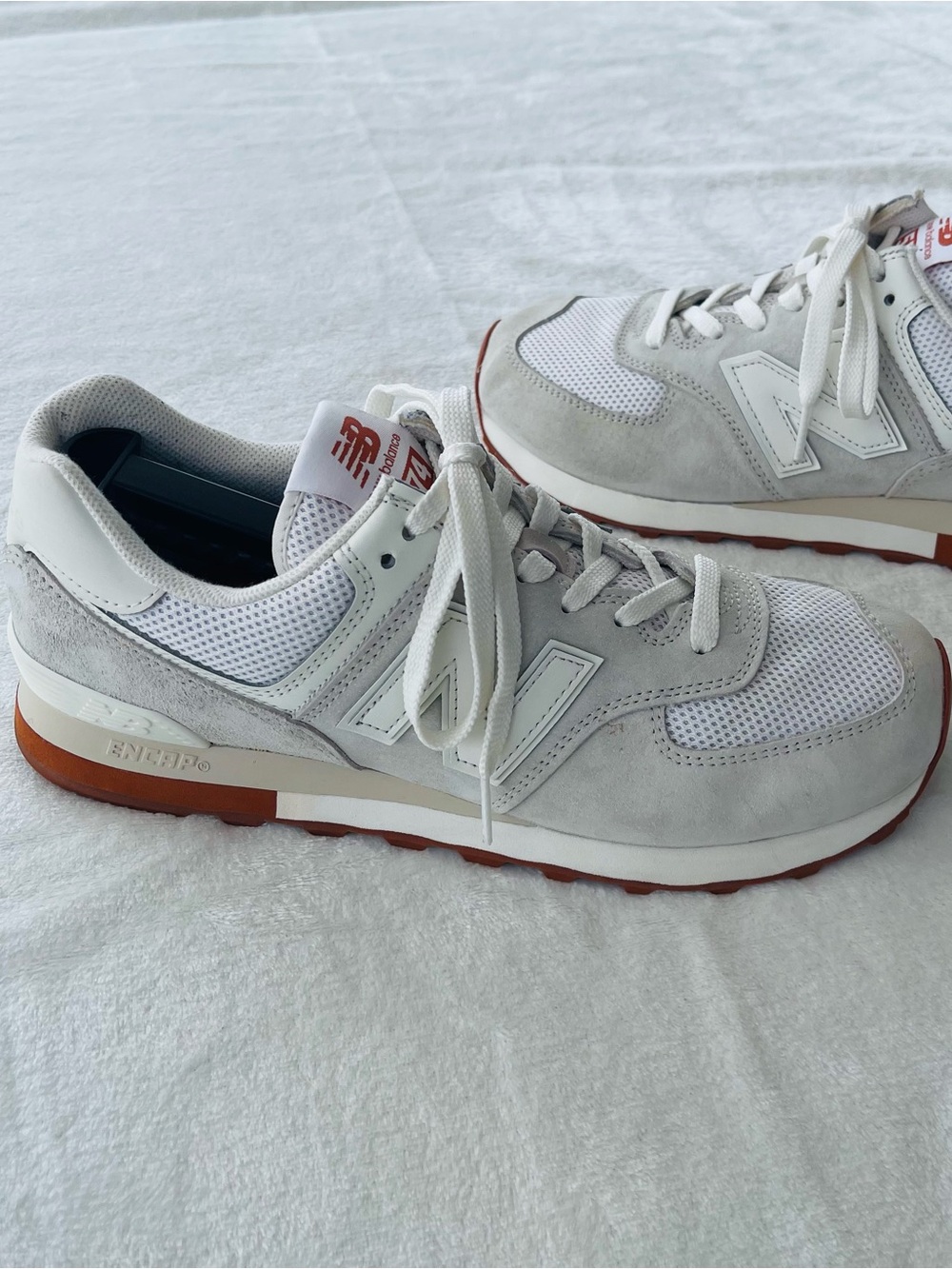 New Balance 574 Sneakers Mens Size 9.5 Sea Salt Rust Suede ML574BS2